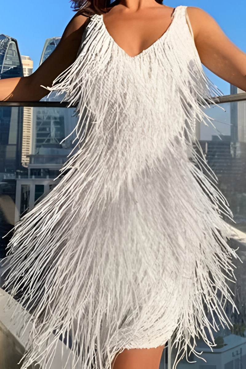 Natalja | Elegancka, Błyszcząca Sukienka z Frędzlami