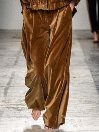 Brązowy welurowy zestaw z kapturem z zamkiem błyskawicznym i spodniami